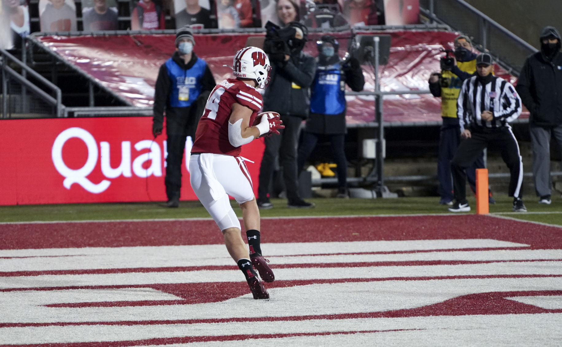UW 45, Illinois 7